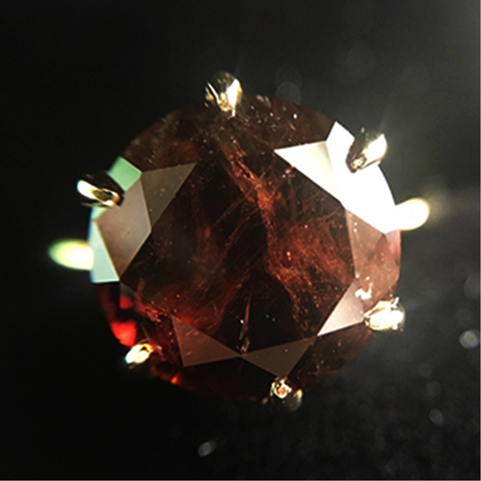 高千穂アキシナイトのブリリアンカット