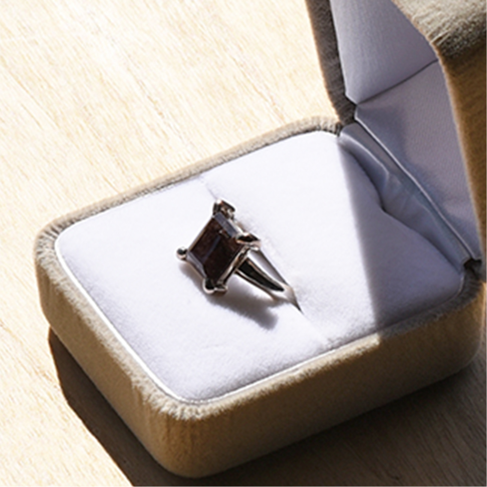 高千穂アキシナイトのスクエアカット